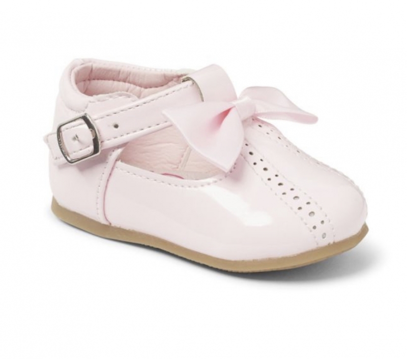 baby girls pink hard sole shoes with bow