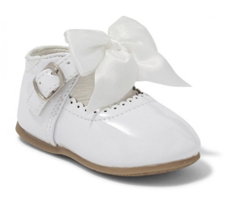 baby girls white walking shoes large bow