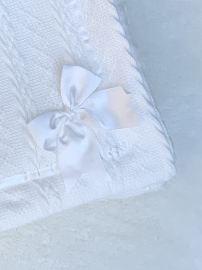 BABIES WHITE CABLE KNITTED SHAWL BLANKET BOW