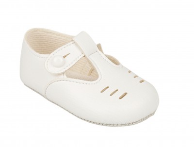 baypods soft soled unisex pram shoesin patent white