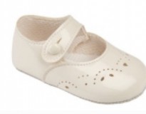baypods soft soled baby girls pram shoes in ivory