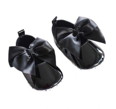 baby girls blavk patent soft sole bow shoes