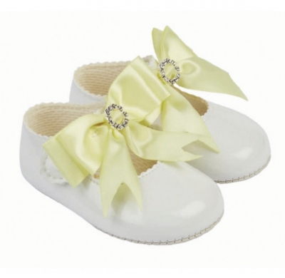 babypods girls white lemon patent pram shoes