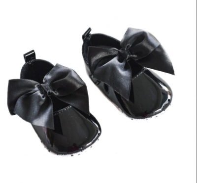 black patent sole girls bow pram shoes 