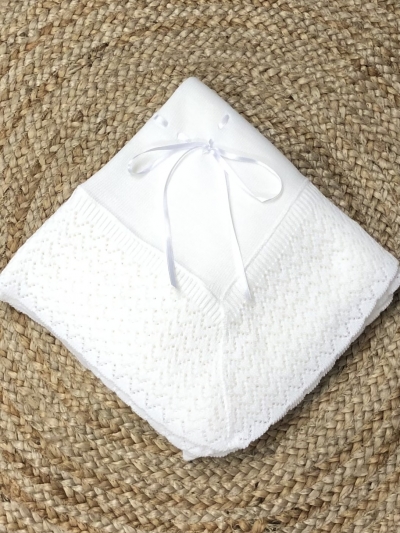 unisex white knitted baby shawl nlanket